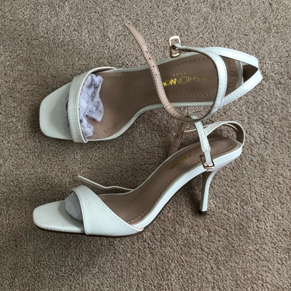 FASHION NOVA white strap heels - Picture 7 of 9